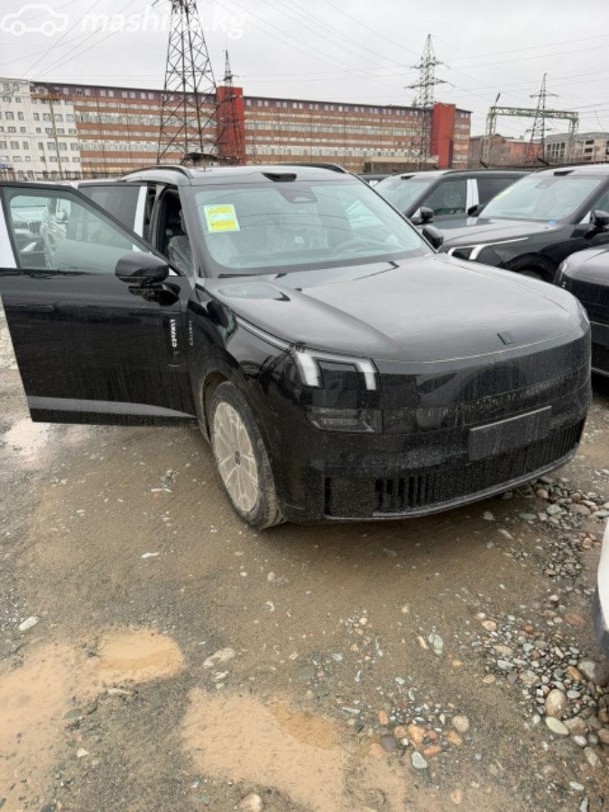 Lynk & Co 900