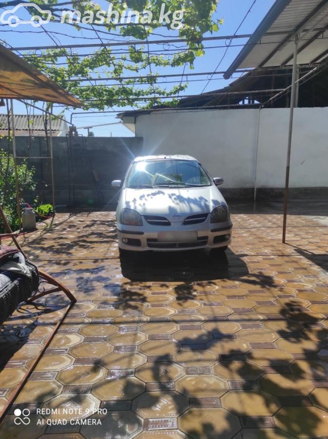 Nissan Almera Tino