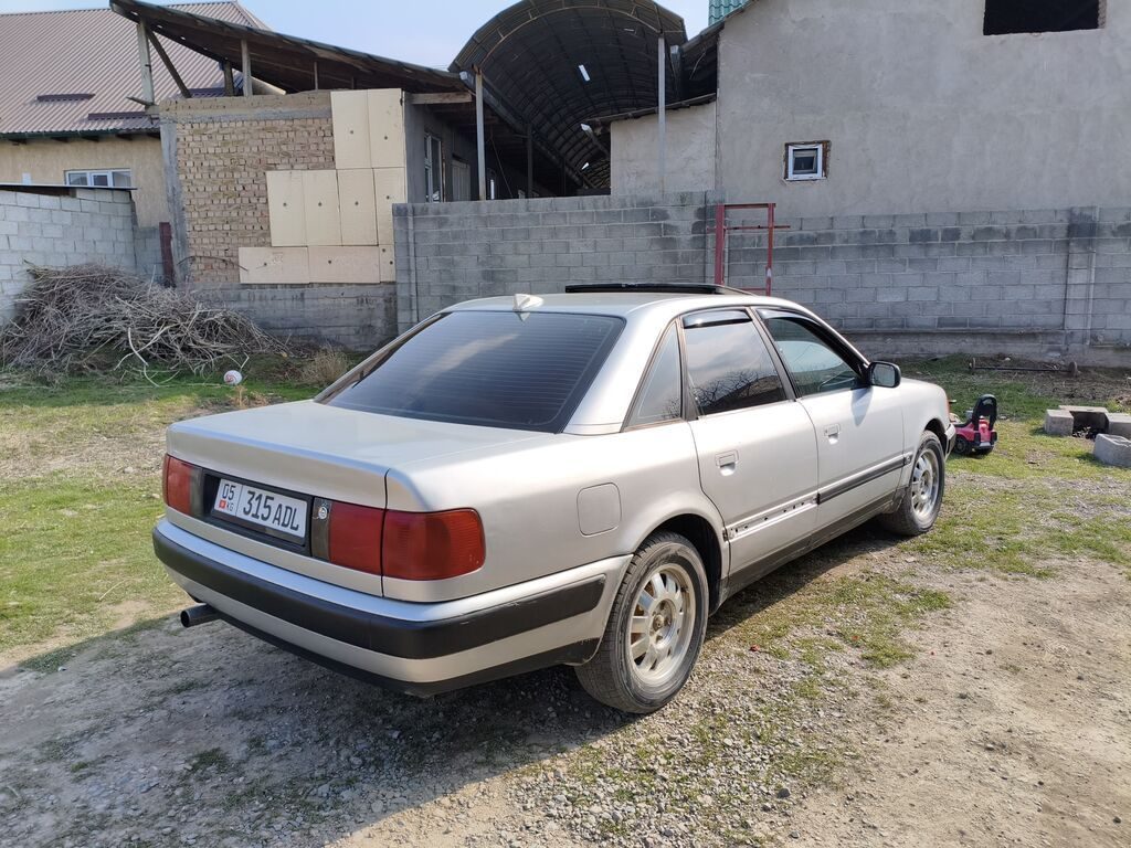 Audi 100