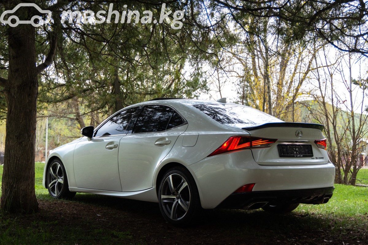 Lexus IS