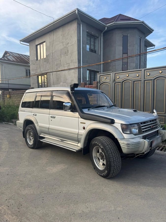 Mitsubishi Pajero II 1993