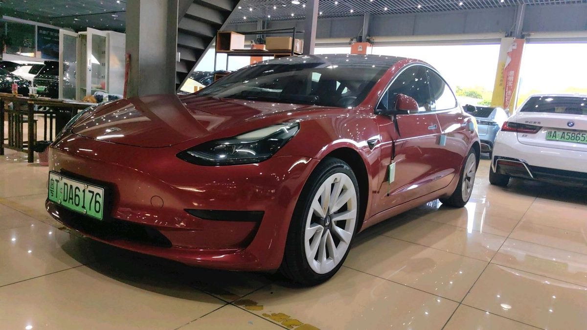 Tesla Model 3 I 2021