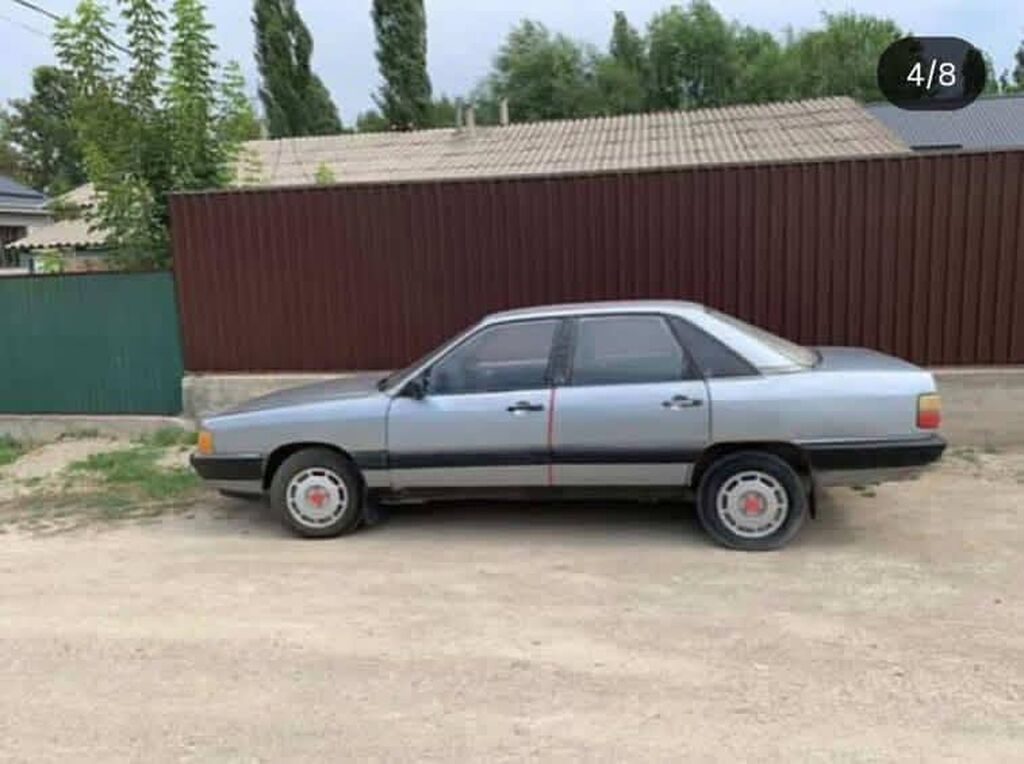 Audi 100