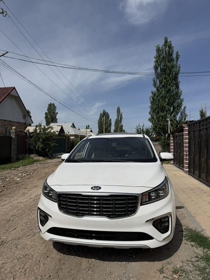 Kia Carnival