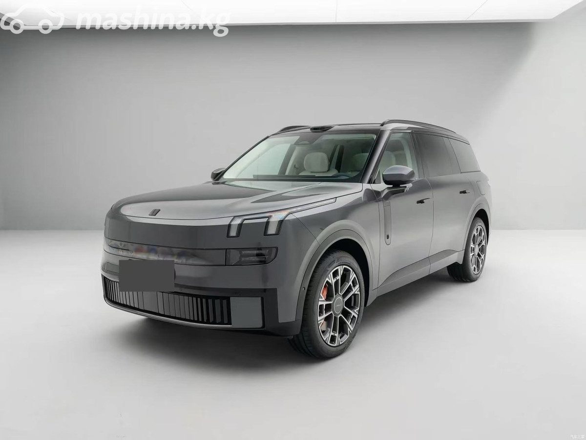 Lynk & Co 900