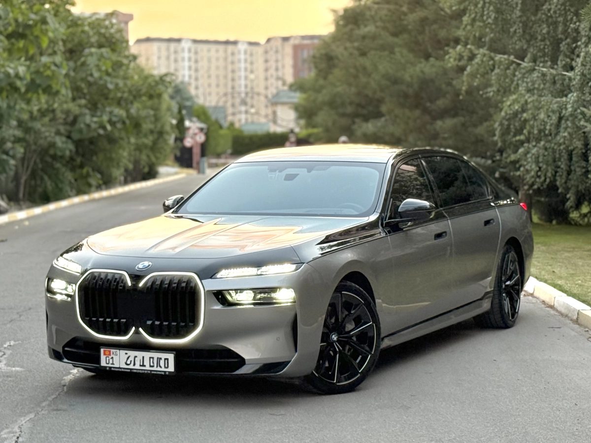 BMW 7 серии VII (G70) 2023