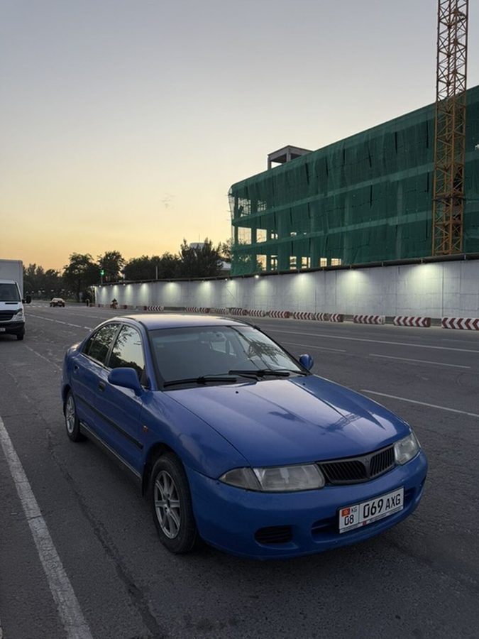Mitsubishi Carisma