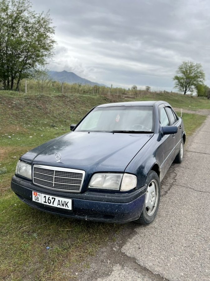 Mercedes-Benz 220