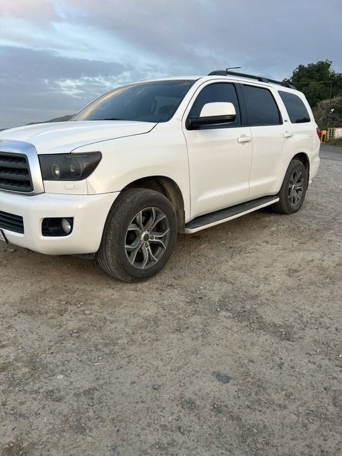 Toyota Sequoia