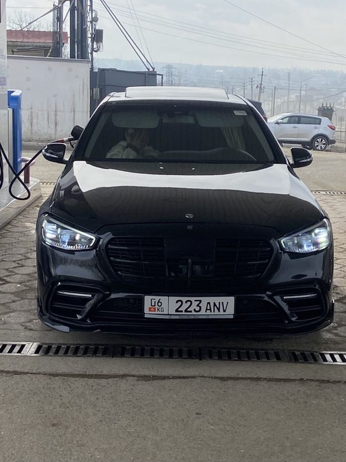 Mercedes-Benz S-Class