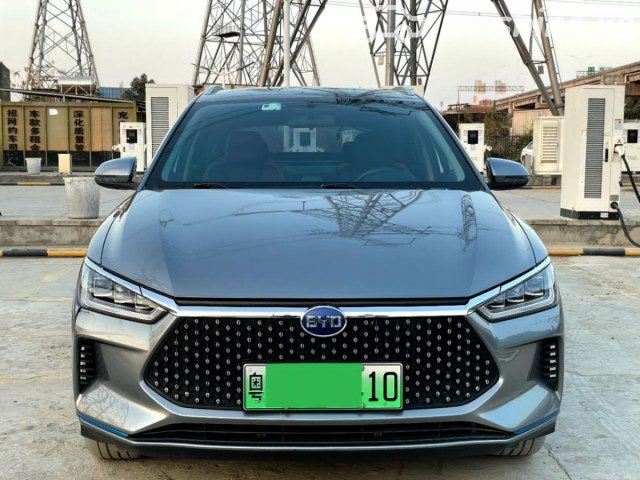 BYD E2
