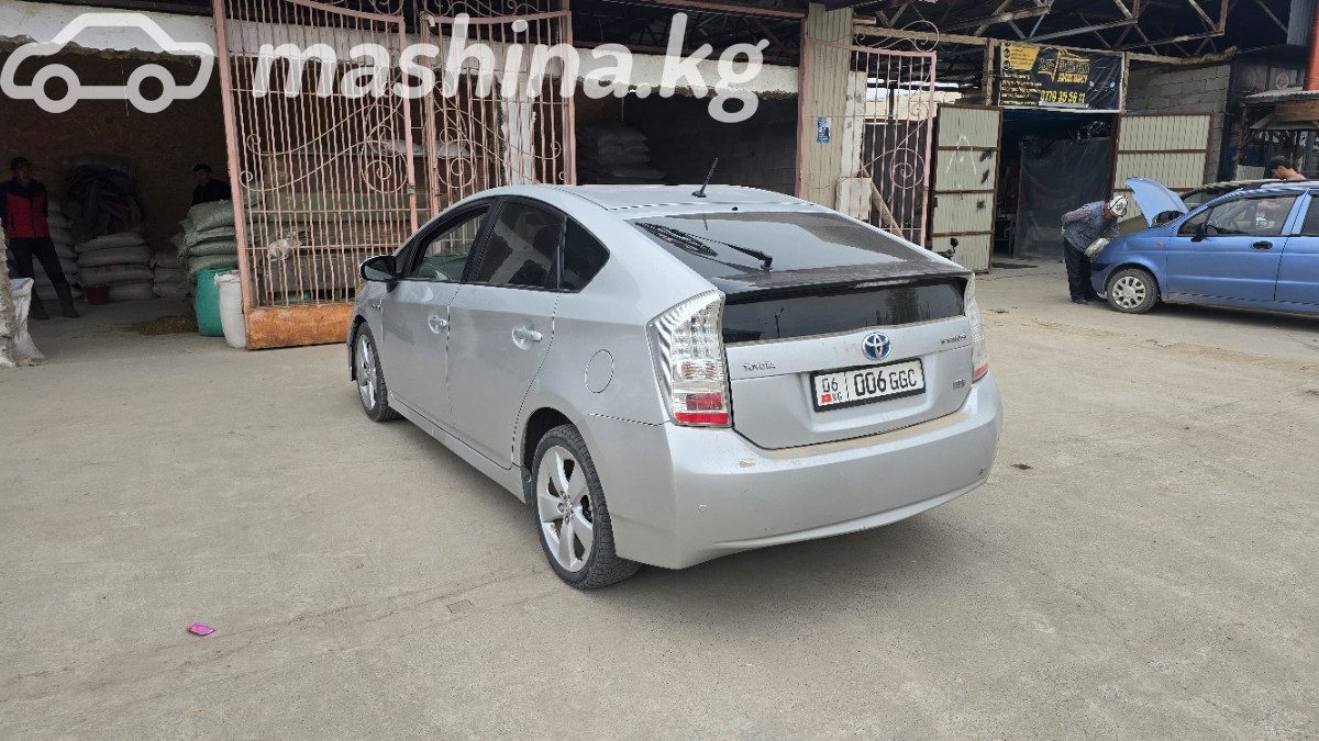 Toyota Prius III Рестайлинг (XW30)