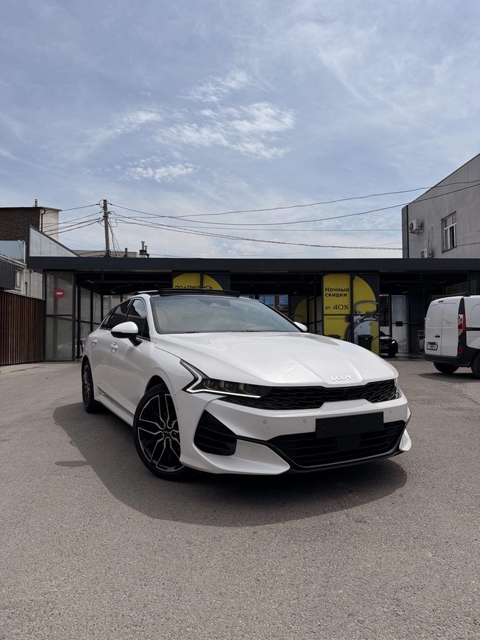 Kia K5 III 2023