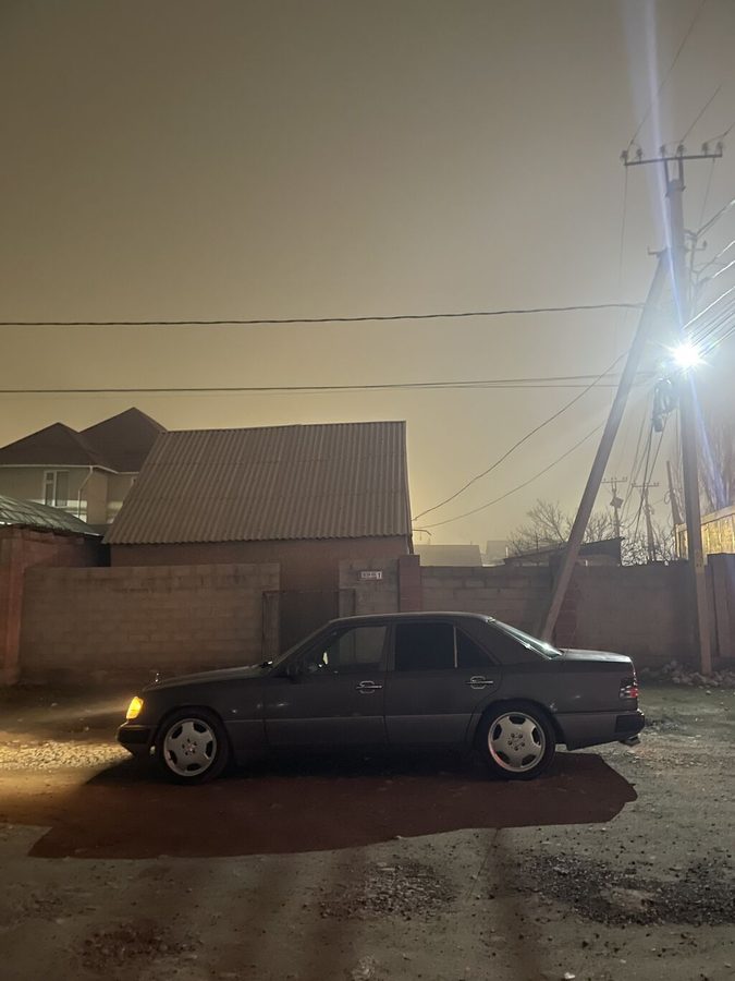 Mercedes-Benz W124