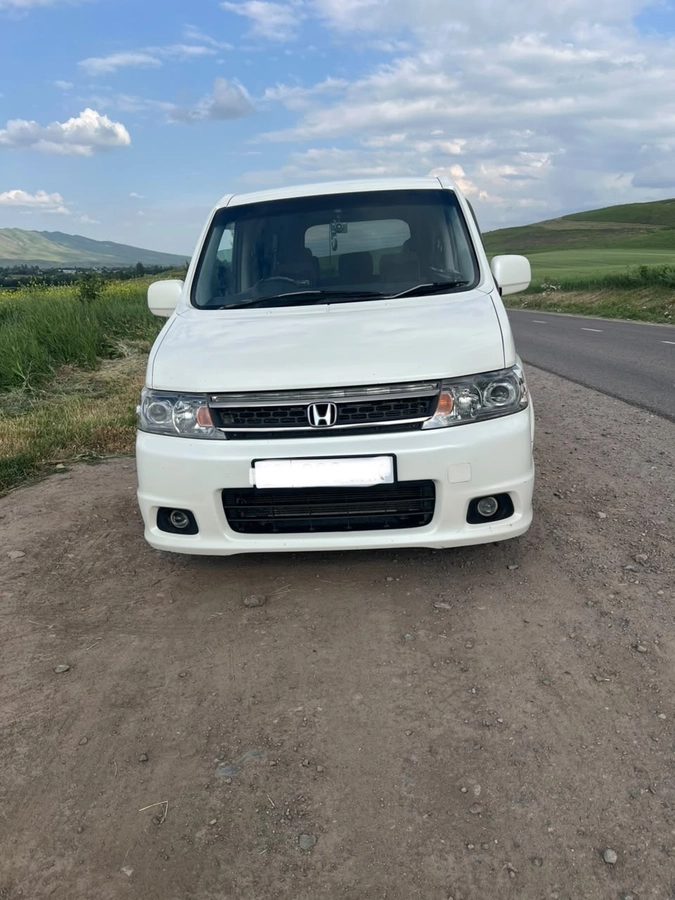 Honda Stepwgn II Рестайлинг 2004