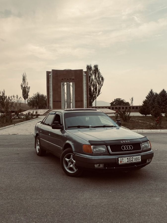 Audi 100