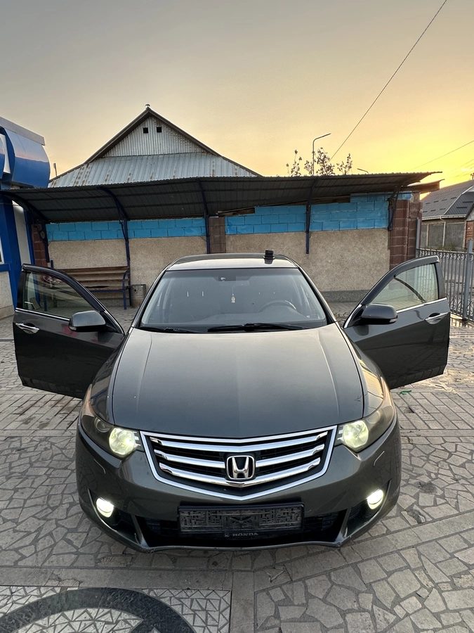 Honda Accord VIII 2.0 MT