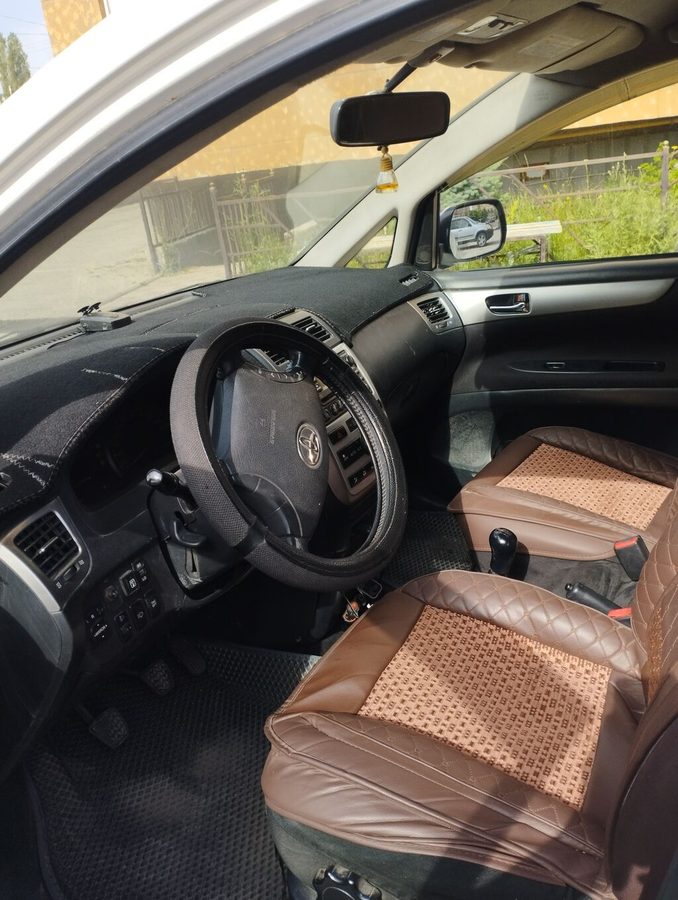 Toyota Avensis Verso