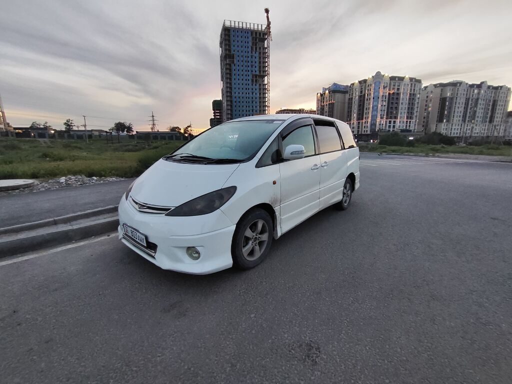 Toyota Estima