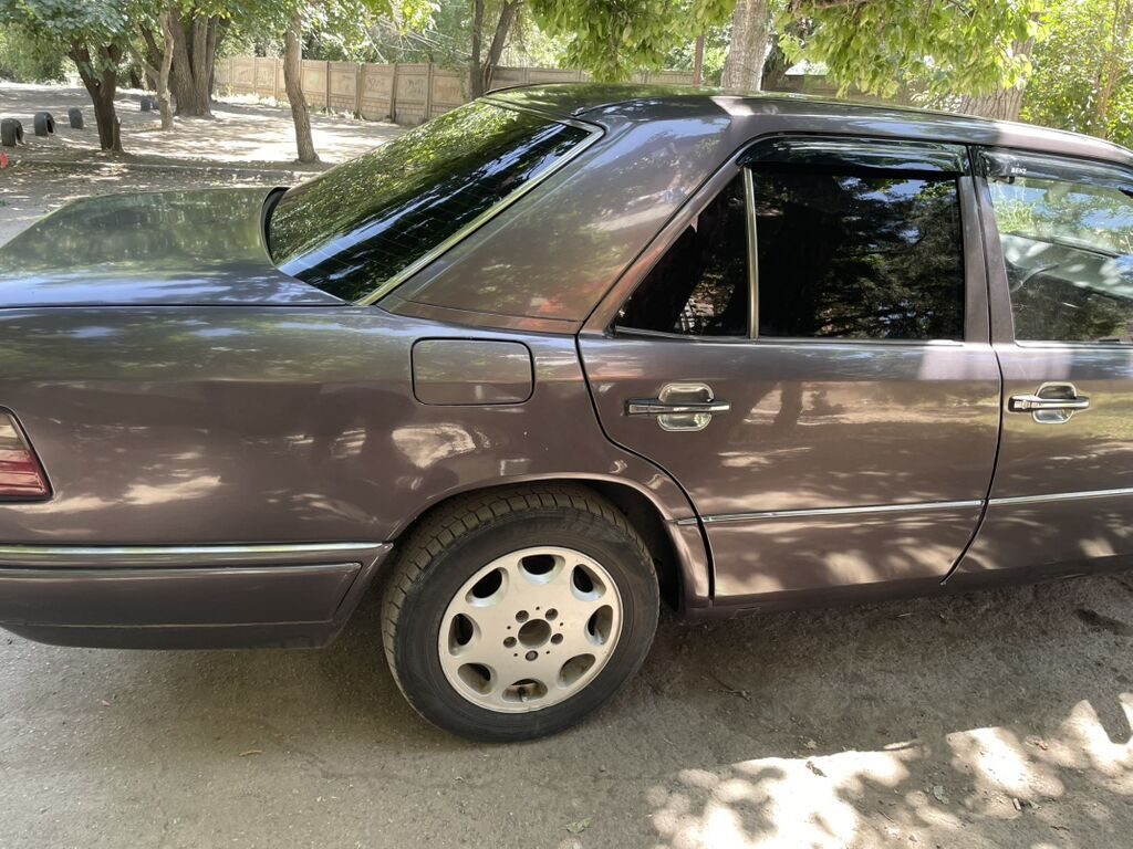 Mercedes-Benz W124