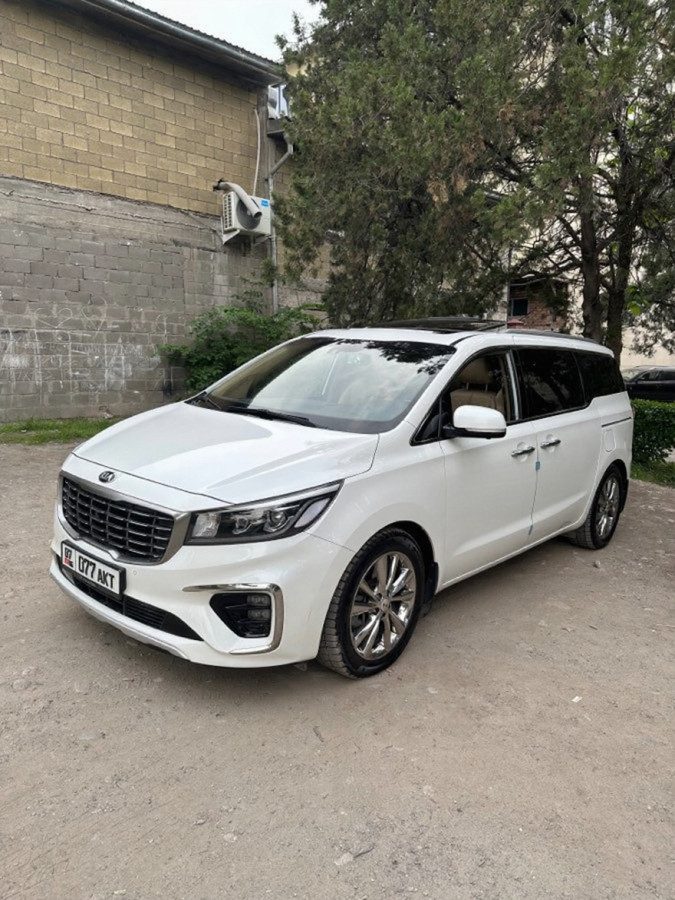 Kia Carnival III