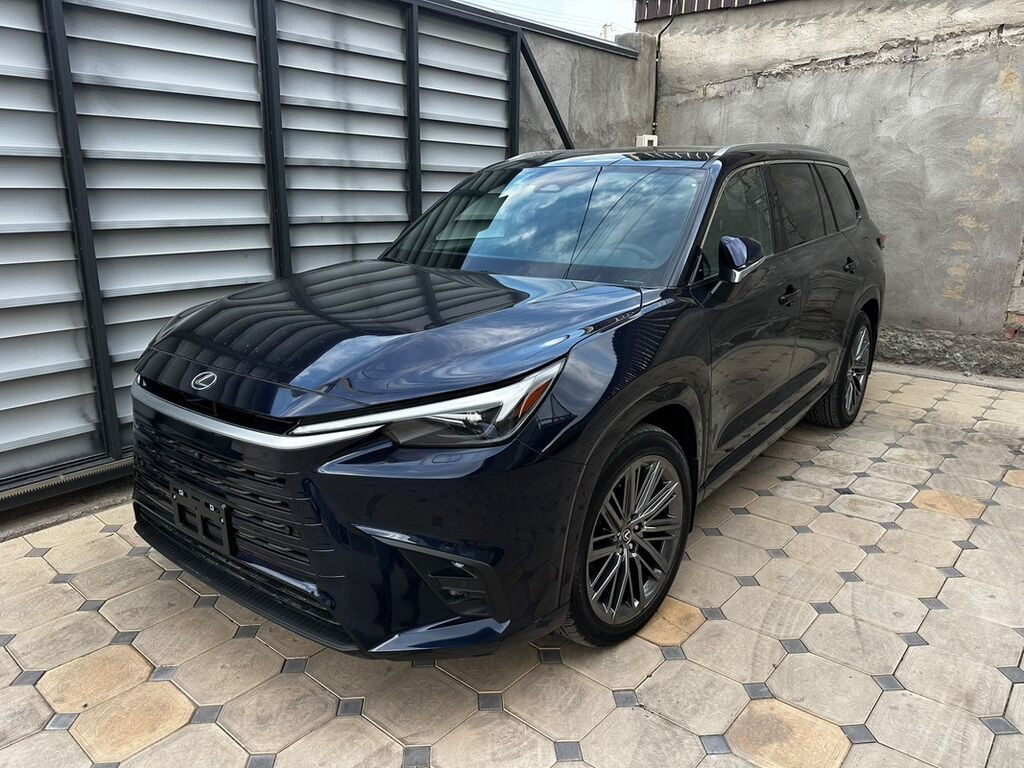 Lexus TX