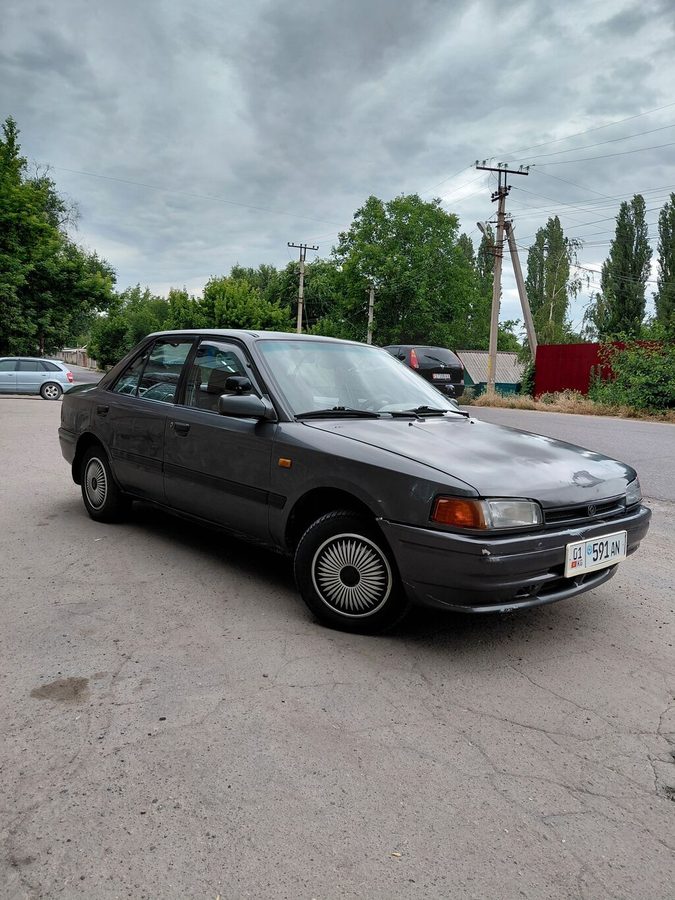 Mazda 323
