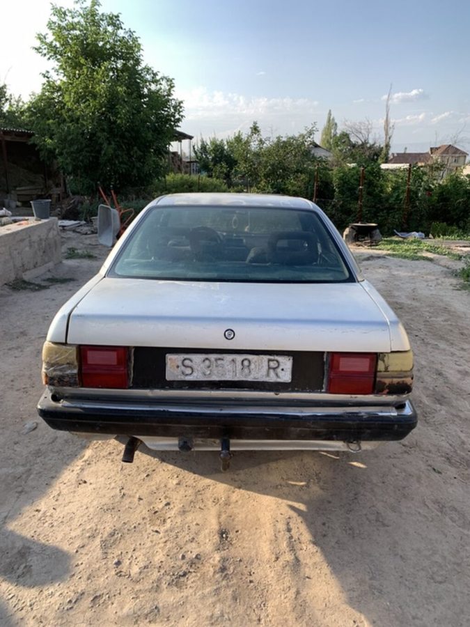 Audi 100