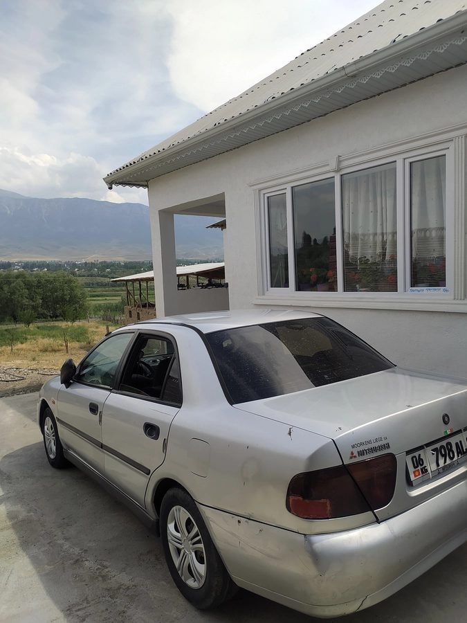 Mitsubishi Carisma 1998
