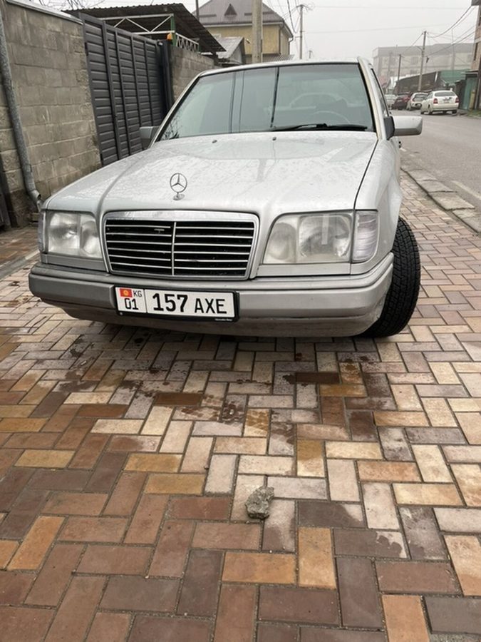 Mercedes-Benz W124
