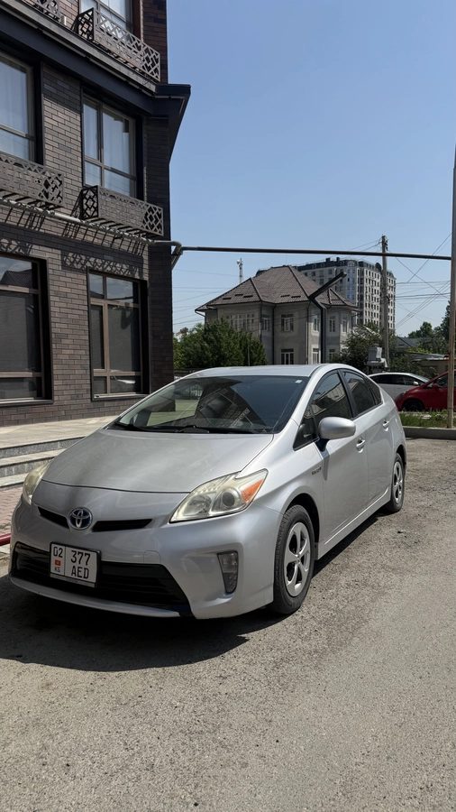 Toyota Prius III Рестайлинг (XW30) 2015