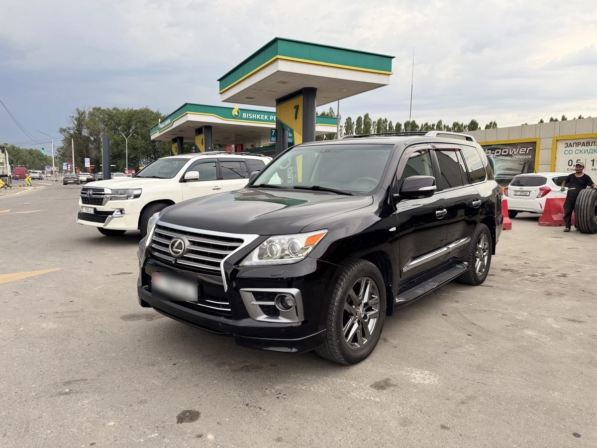 Lexus LX III 2008