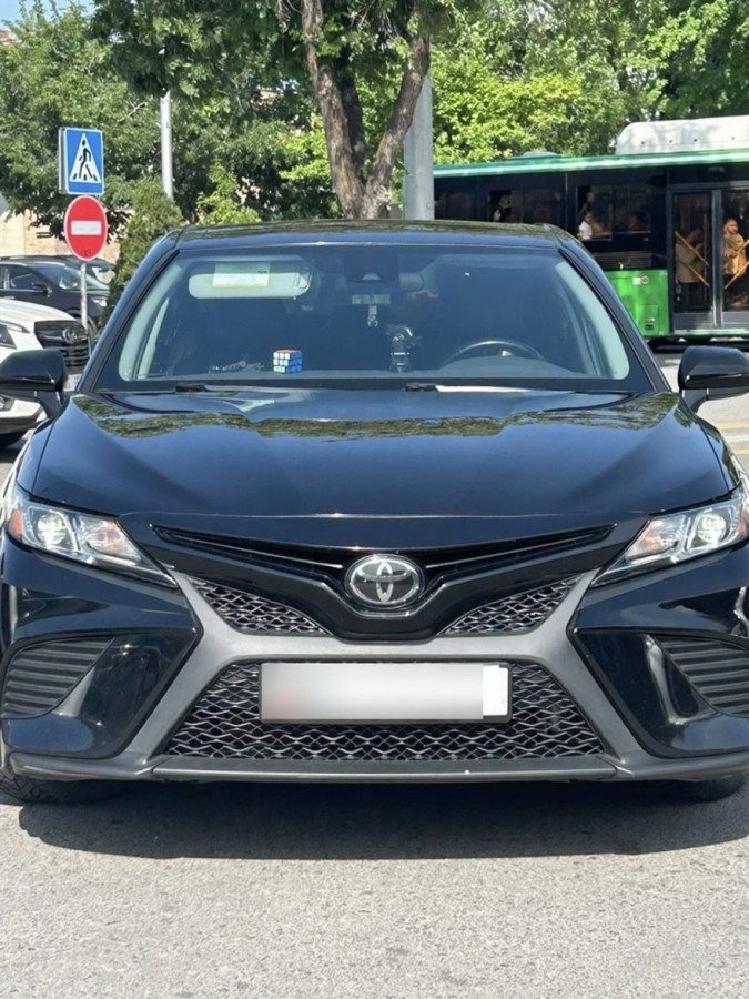 Toyota Camry VIII (XV70) 2019