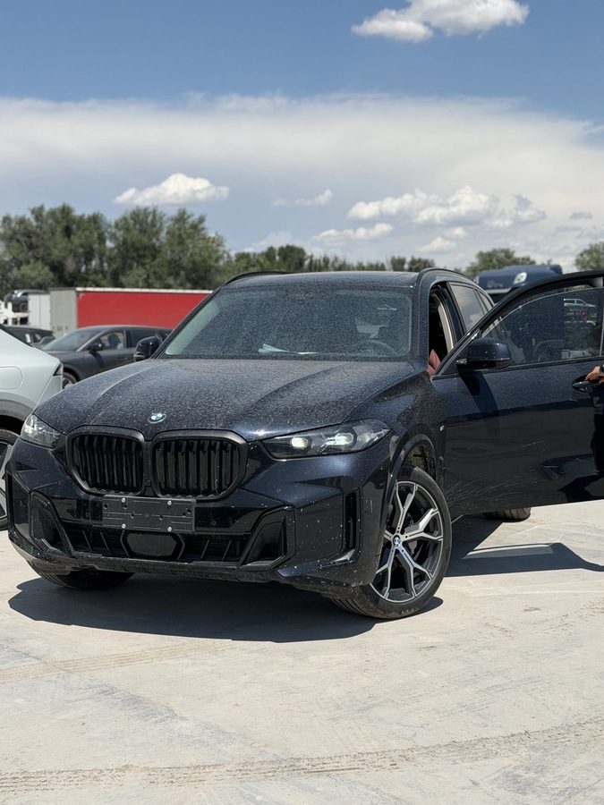 BMW X5 IV (G05/G18) Рестайлинг 30Li 2.0 AT 4WD