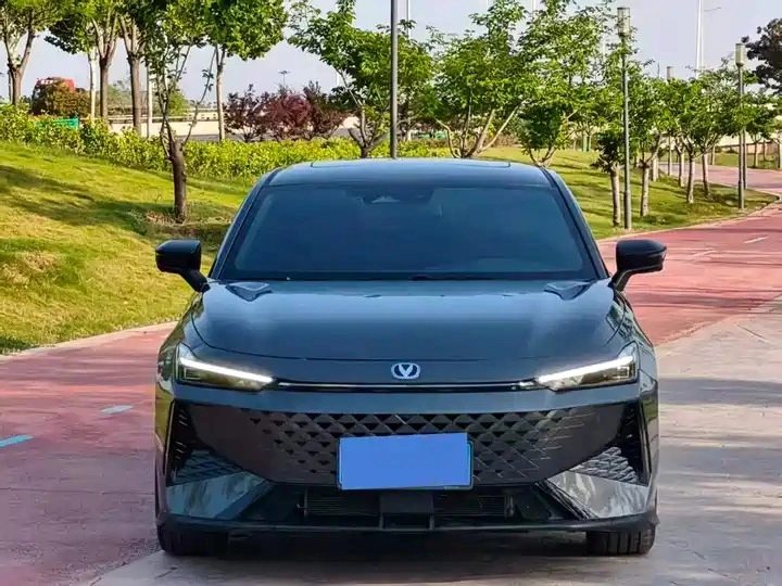 Changan UNI-V 2025