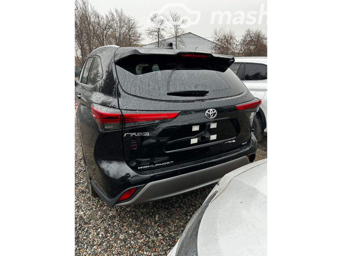 Toyota Highlander IV (U70)