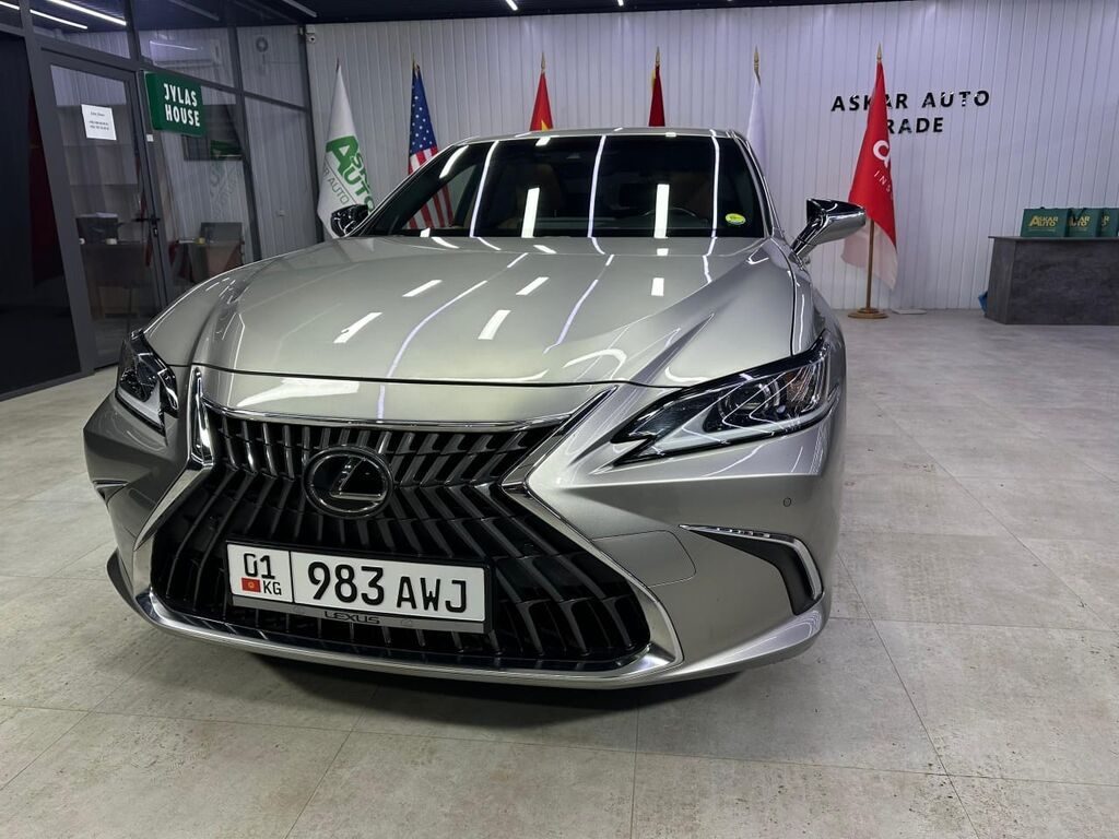 Lexus ES
