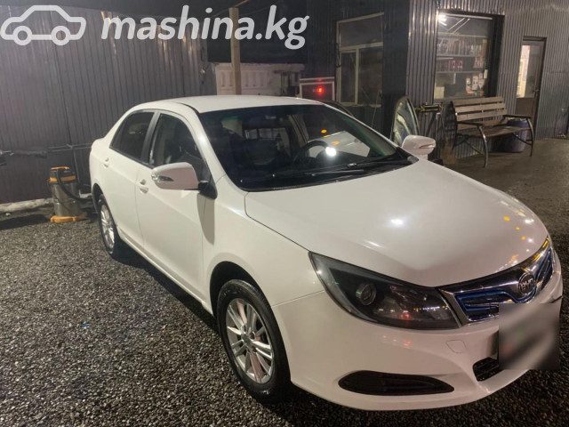 BYD E5