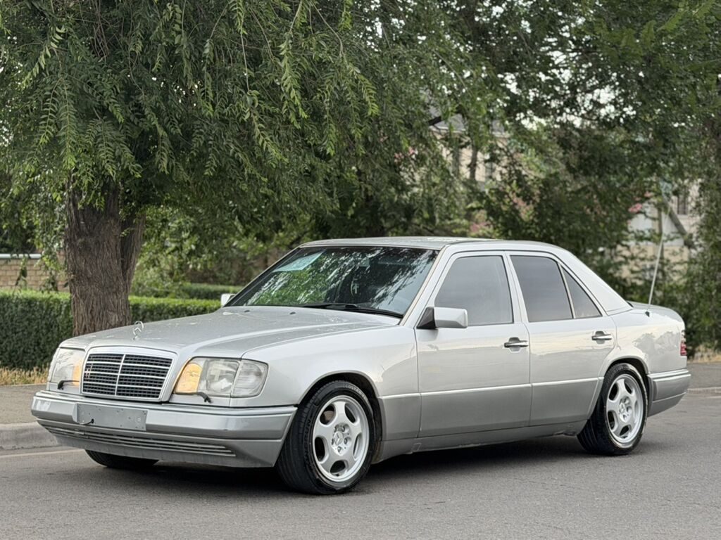 Mercedes-Benz W124