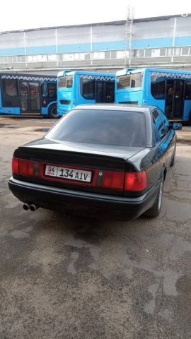 Audi 100