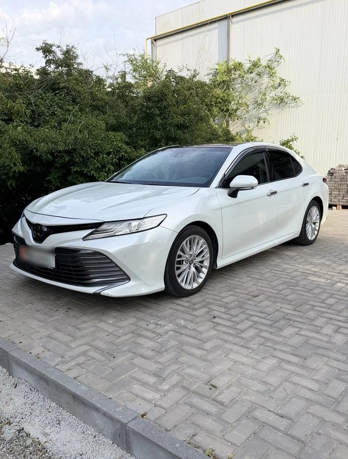 Toyota Camry VIII (XV70) 2019