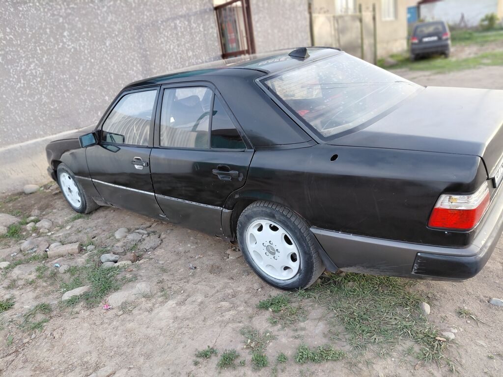 Mercedes-Benz W124