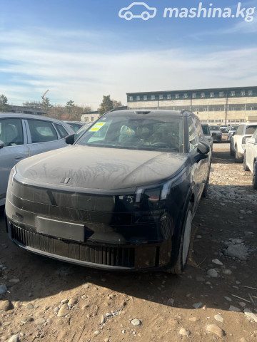 Lynk &amp; Co 900
