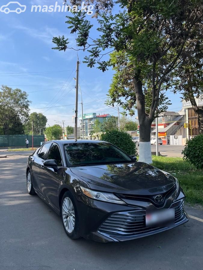 Toyota Camry VIII (XV70)