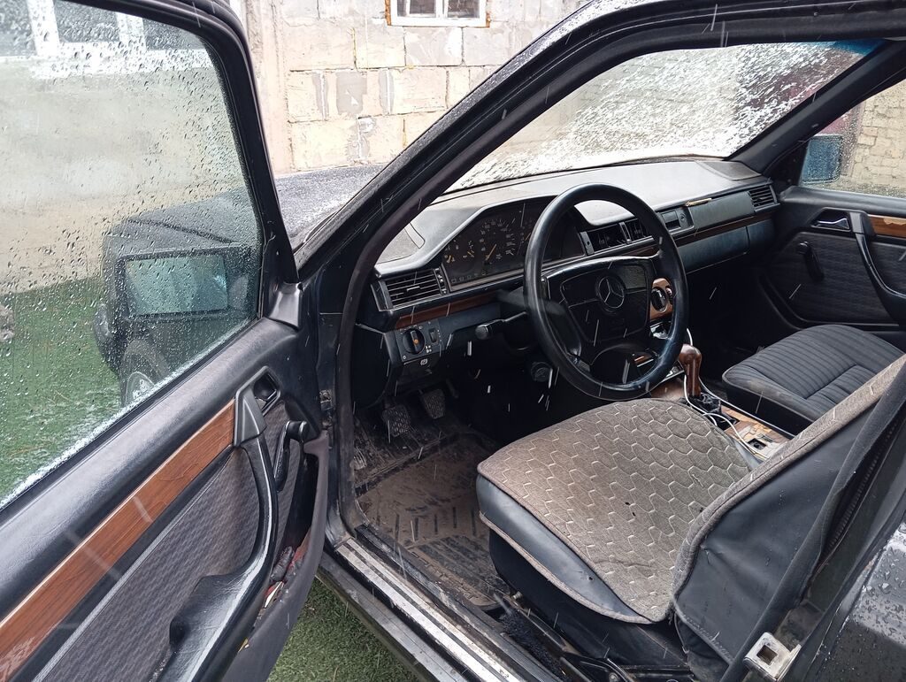 Mercedes-Benz W124