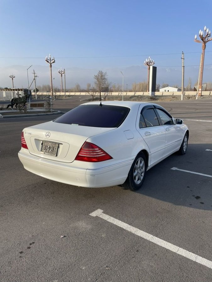 Mercedes-Benz S-Class