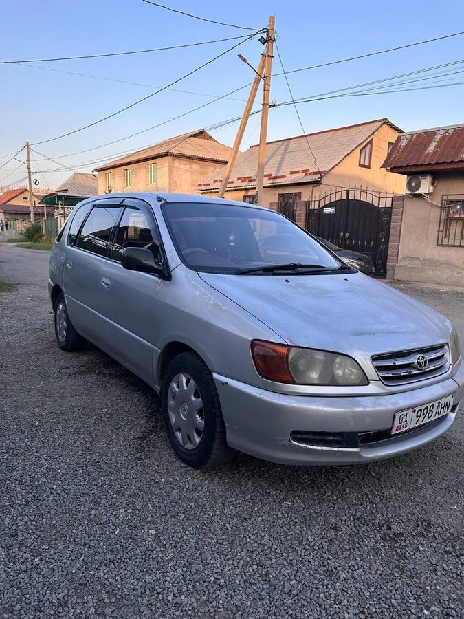 Toyota Ipsum