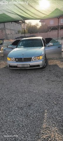 Nissan Laurel