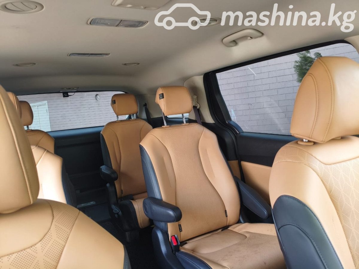 Kia Carnival IV