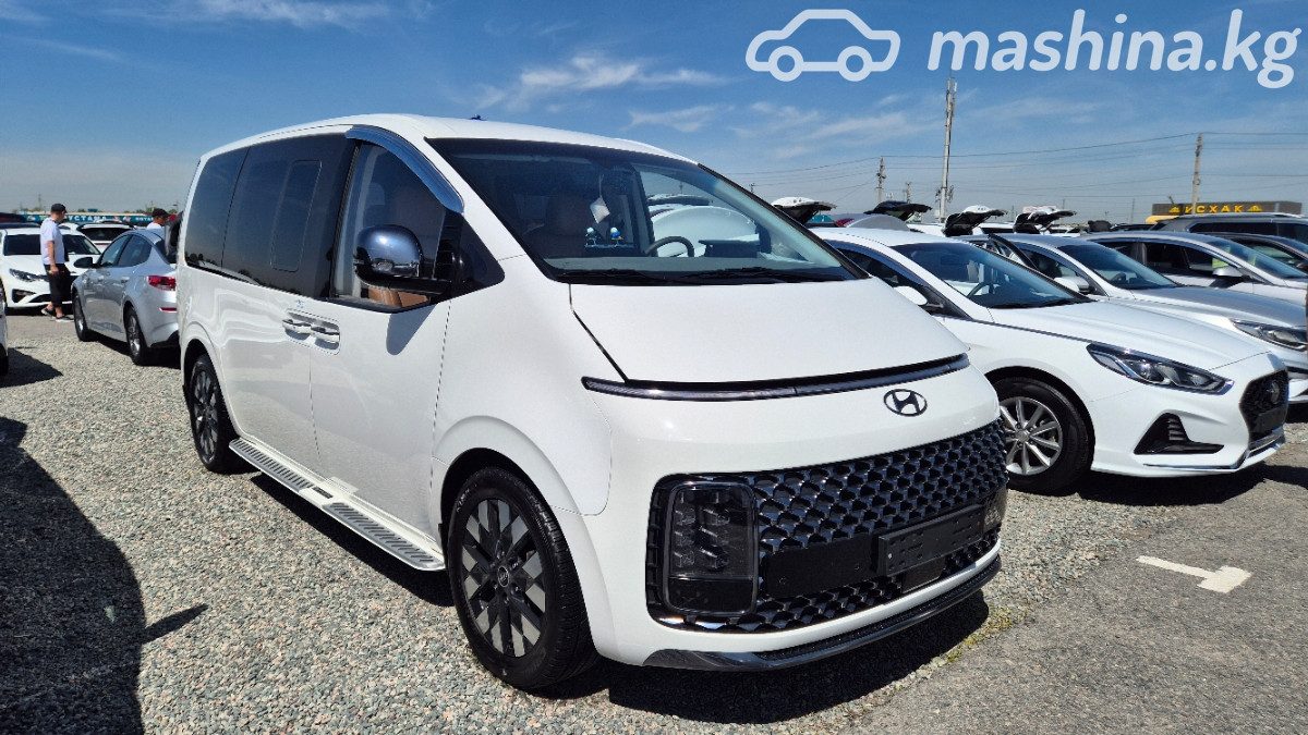 Hyundai Staria